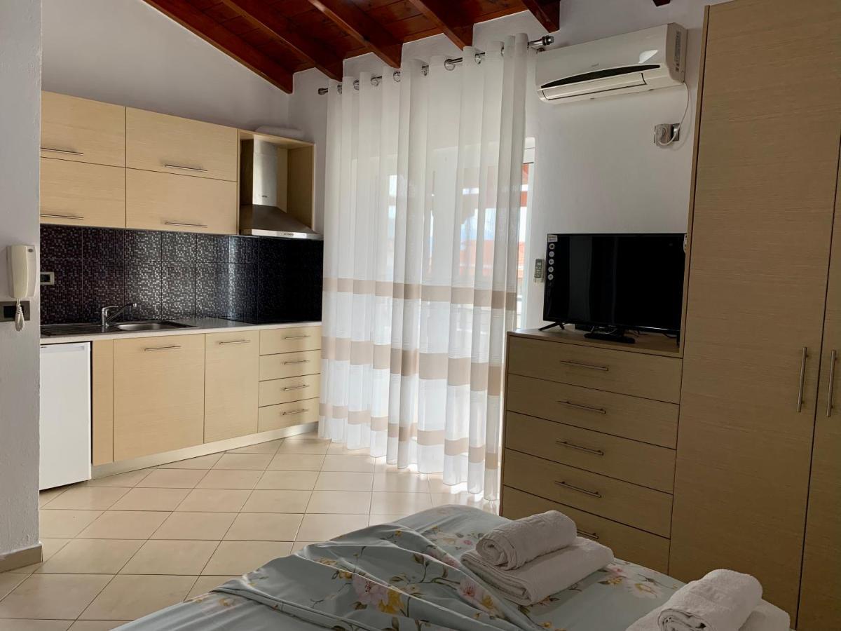Bardhi Apts Sarandë Exterior foto